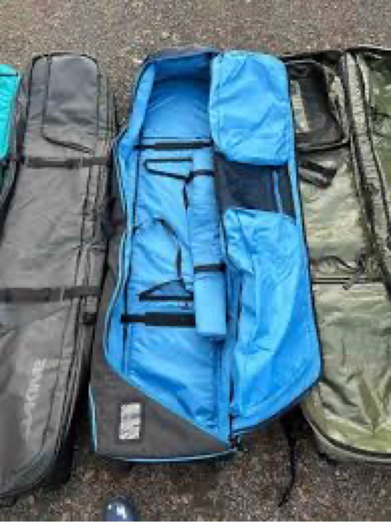 (Similar)Nitro Tracker Wheelie Snowboard Bag 165cm