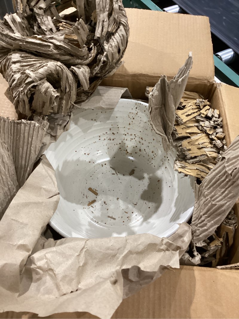 Condition photo showing Good Condition for farmhouse stoneware bowl, white speckled glaze