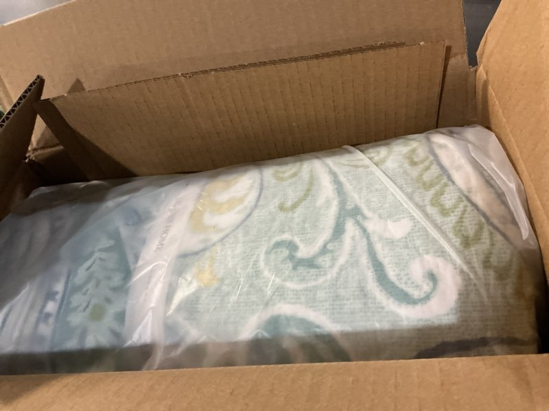 Condition photo showing Good Condition for levtex home - cortona paisley quilt set - full/queen quilt (88x92in.) + two standard pillow shams (26x20in.) - paisley - green, yellow, blue, and white - reversible - cotton fabric quilt - full/queen