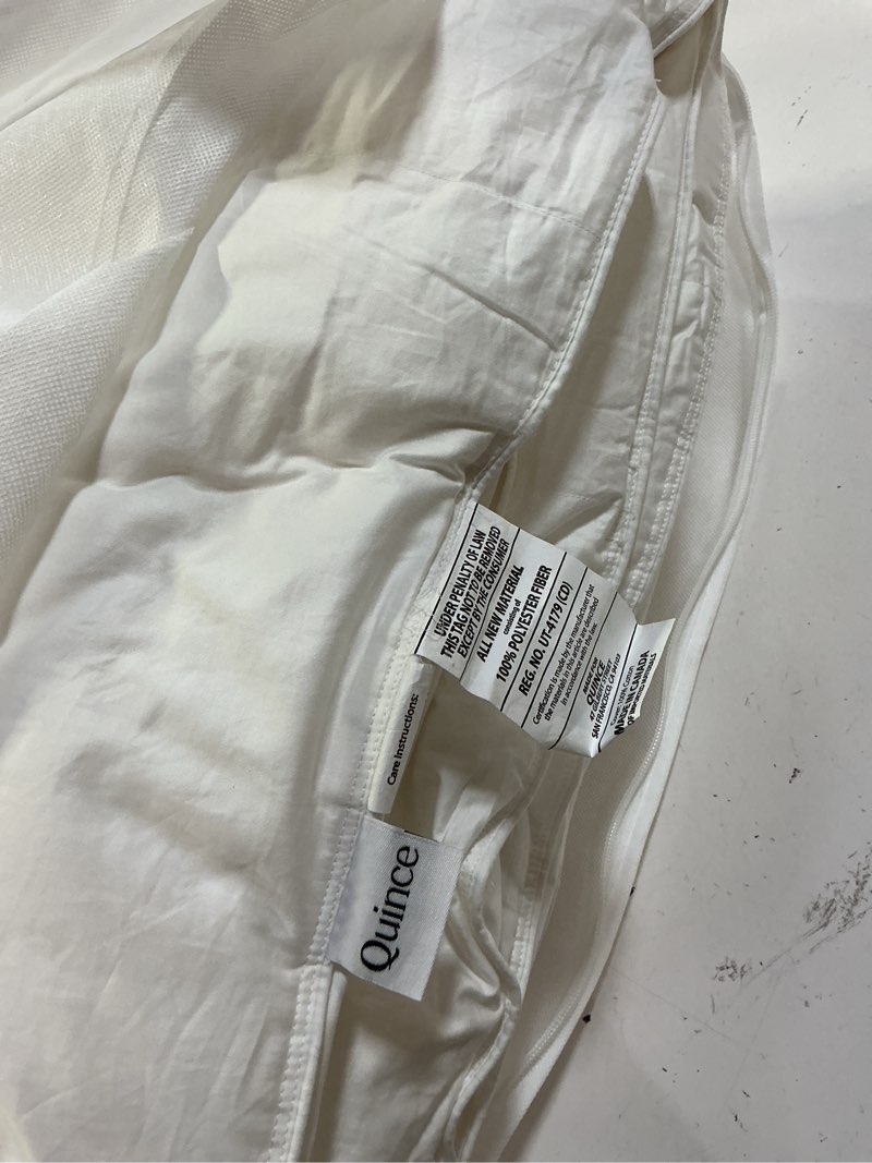 Condition photo showing Good Condition for premium down alternative comforter, king/cal king, white
