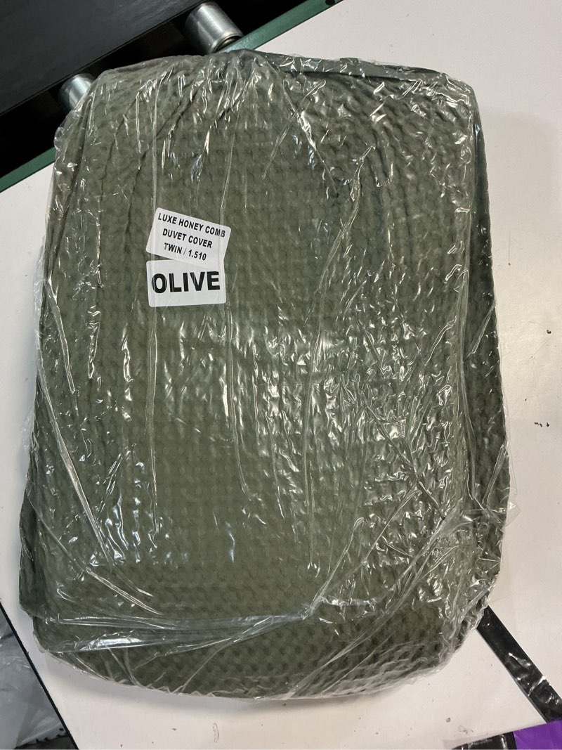 Condition photo showing Good Condition for quince luxe honey comb duvet cover twin