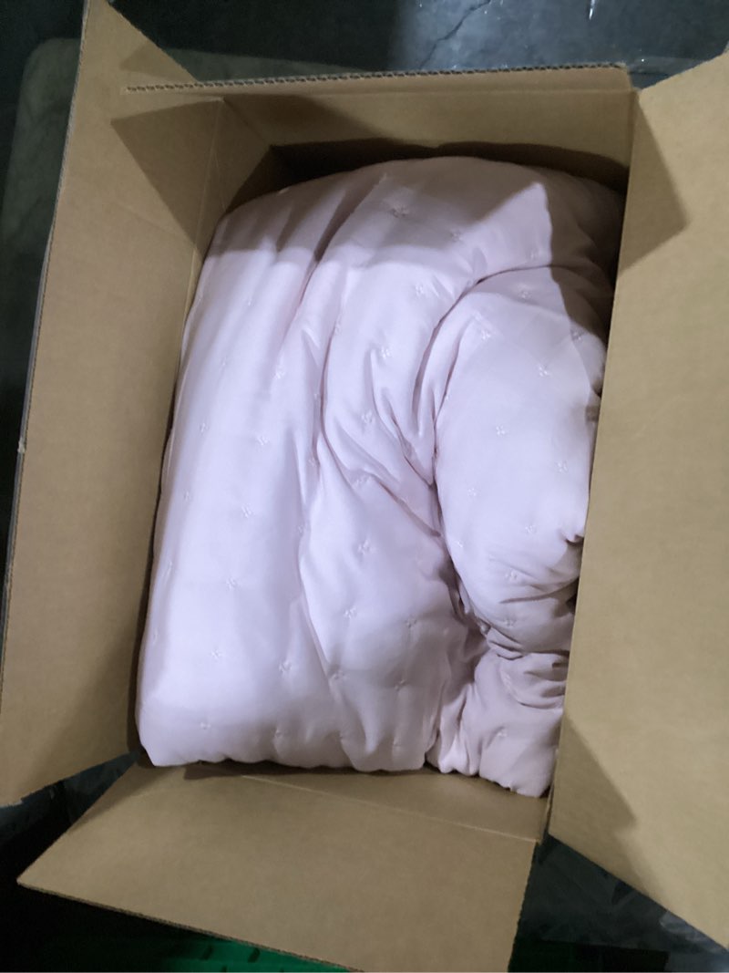 Condition photo showing As Is for WDCOZY Pink Oversized California King Size Quilt Bedding Sets with Pillow Shams, Cal King Lightweight Soft Bedspread Coverlet, Quilted Blanket Thin Comforter Bed Cover, 3 Pieces, 118x106 inches Pink California King