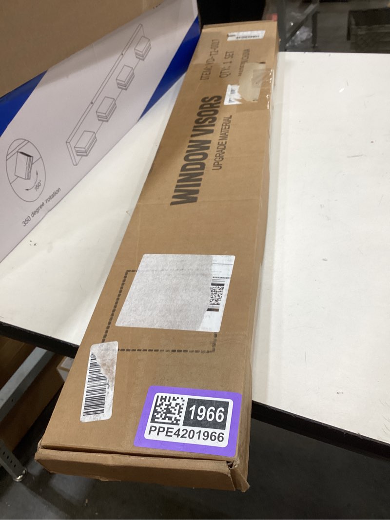 Condition photo showing Good Condition for window visor