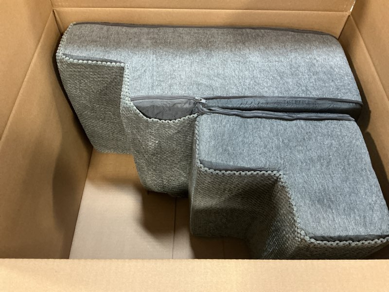 Condition photo showing Good Condition for EHEYCIGA Dog Stairs for Bed 18" H, 4-Step Dog Steps for High Bed, Pet Steps for Small Dogs and Cats,