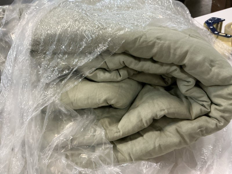 Condition photo showing As Is for european linen dream quilt, king/cal king, willowleaf