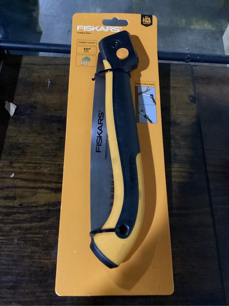 Condition photo showing Good Condition for fiskars powertooth 10-in steel folding pruning saw