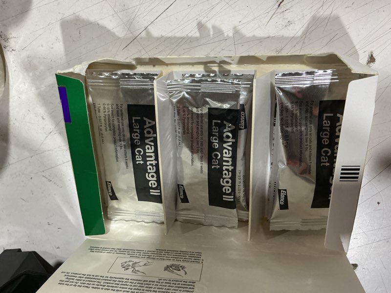 Condition photo showing Good Condition for advantage ii large cat vet-recommended flea treatment & prevention | cats over 9 lbs. | 6-month supply 6-pack large cat only