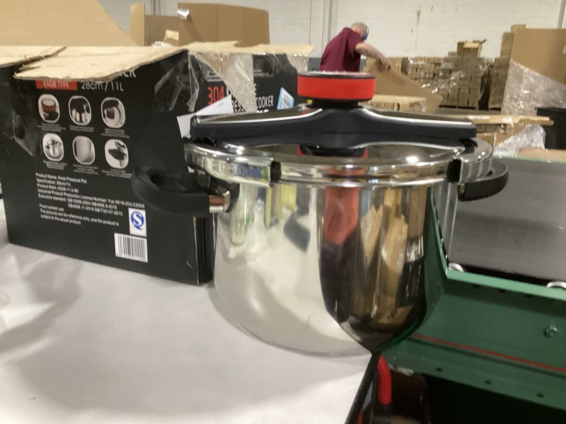 Condition photo showing New/Like New for Stainless Steel Pressure Cooker, Multi Functional Explosion Proof Pressure Cooker Household 304 Stainless Steel Pressure Cooker Large Pressure Cooker (8L)