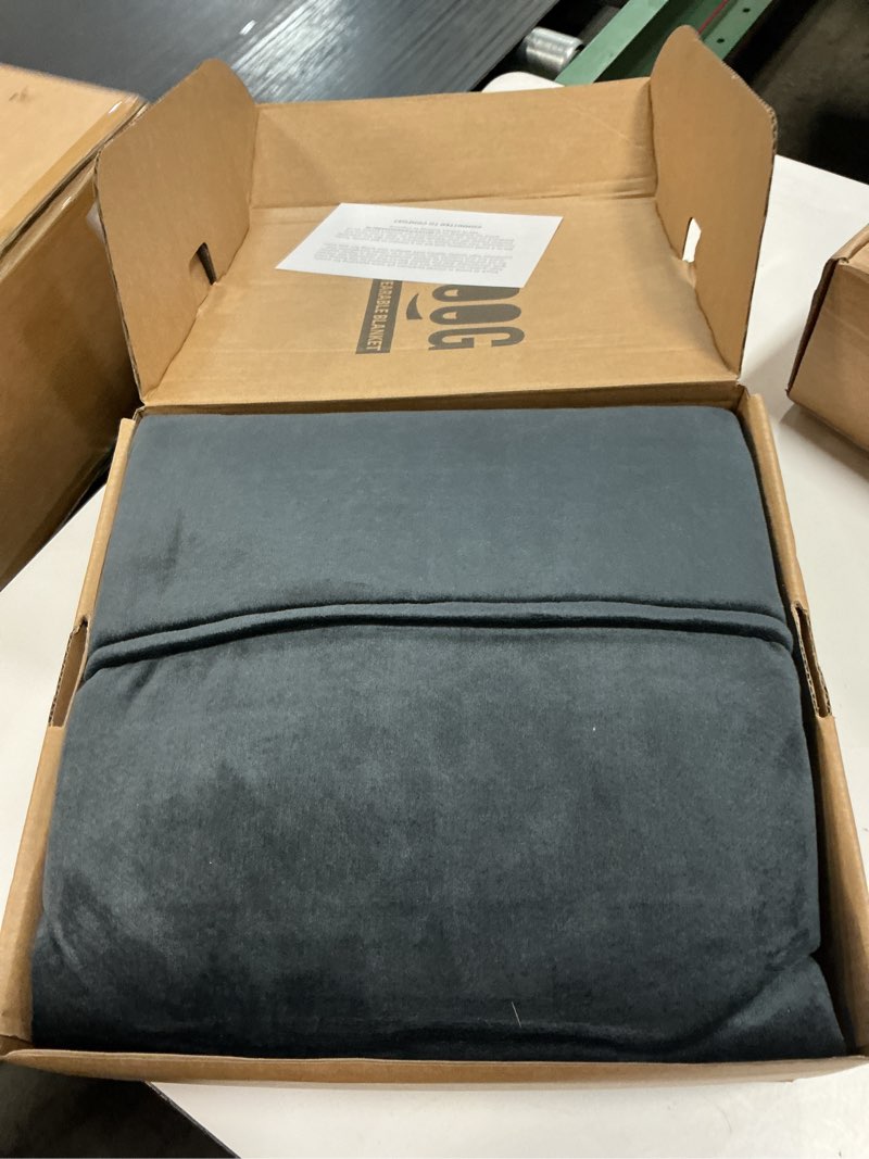 Condition photo showing New/Like New for SNOOG Oversized Wearable Blanket Hoodie for Men & Women - Cozy Sherpa Hoodie Blanket - Hooded Blanket Sweatshirt w/Pocket Black Grey