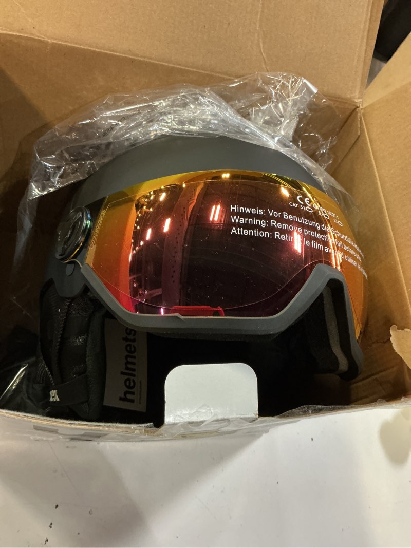 Condition photo showing Good Condition for uvex Wanted Visor ski Helmet for Women & Men - Adjustable Helmet with Integrated Visor black mat MEDIUM (21 1/4 - 22 5/6 in)