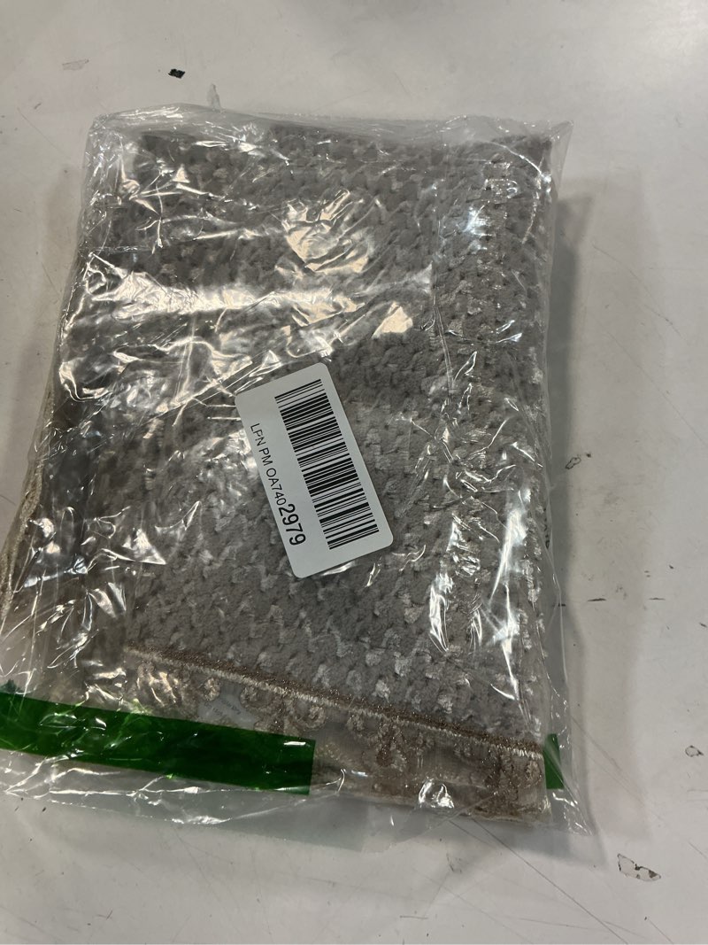 Condition photo showing Good Condition for Couch Arm Covers, 2pcs Velvet?Sofa Arm Covers, Couch Covers, Non-Slip Lace Armrest Covers, Headrest/Backrest Cover, Seat Cover, Slipcovers for Pet Armchair Loveseat Recliner Furniture(24"×20", Beige) Beige 24"x20"/Rectangle/2pcs