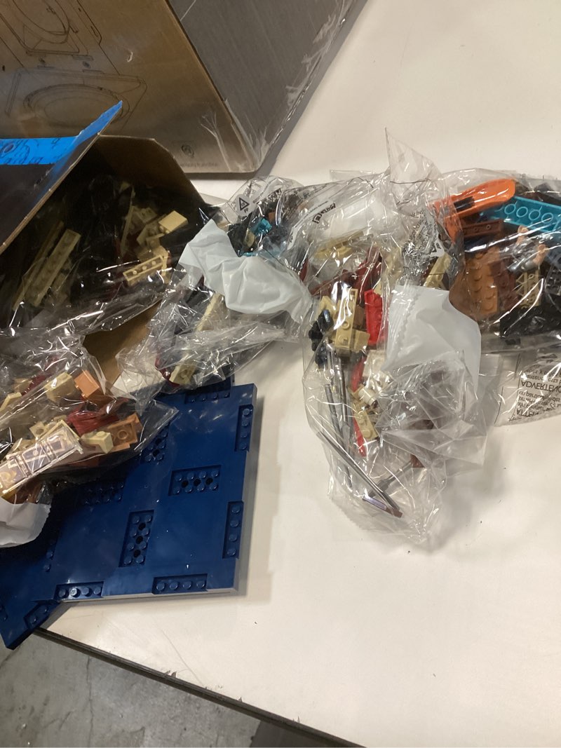 Condition photo showing Good Condition for LEGO Ideas Jaws Set - Diorama Kit for Fans of The Classic Movie - Shark Toy - Movie Memorabilia Gift for Adults - Includes Orca Boat and Chief Brody, Hooper and Quint Minifigures - 21350