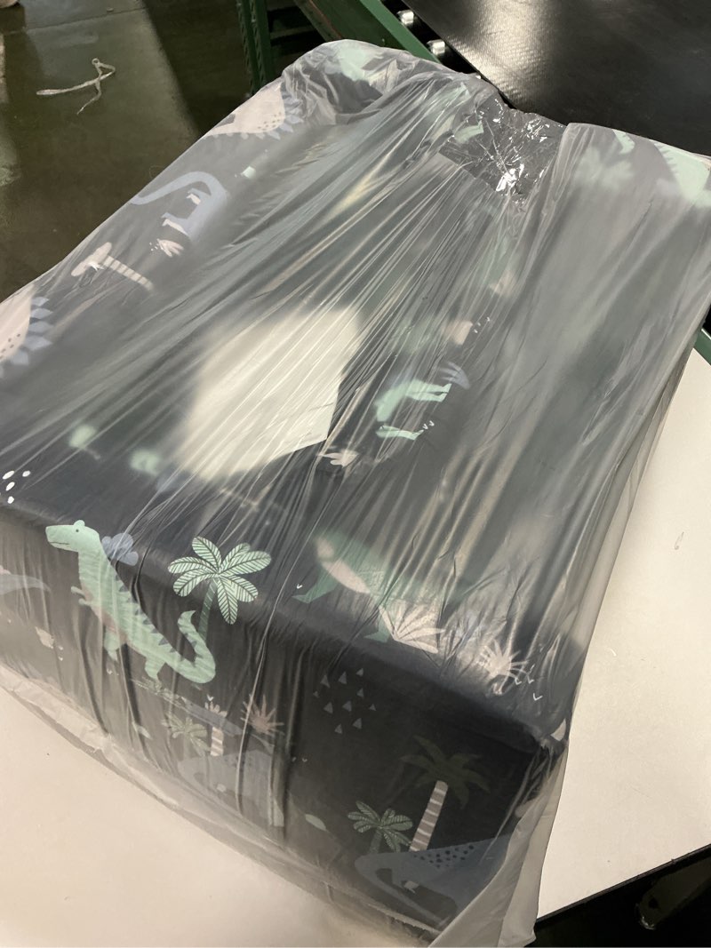 https://lotting-media.assets.bidfta.com/lotting_0069cc1b-f856-4e77-892a-a6984ab88f4f