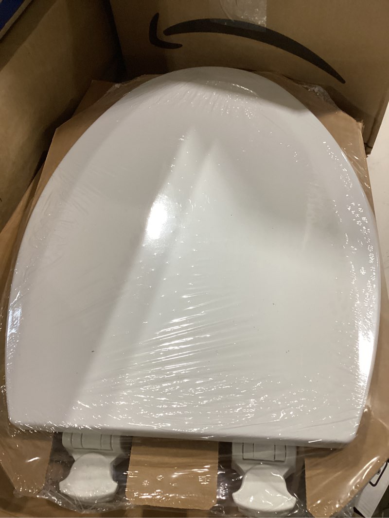 Condition photo showing New/Like New for bemis 1500ec 390 lift-off wood elongated toilet seat, cotton white (pack of 1)