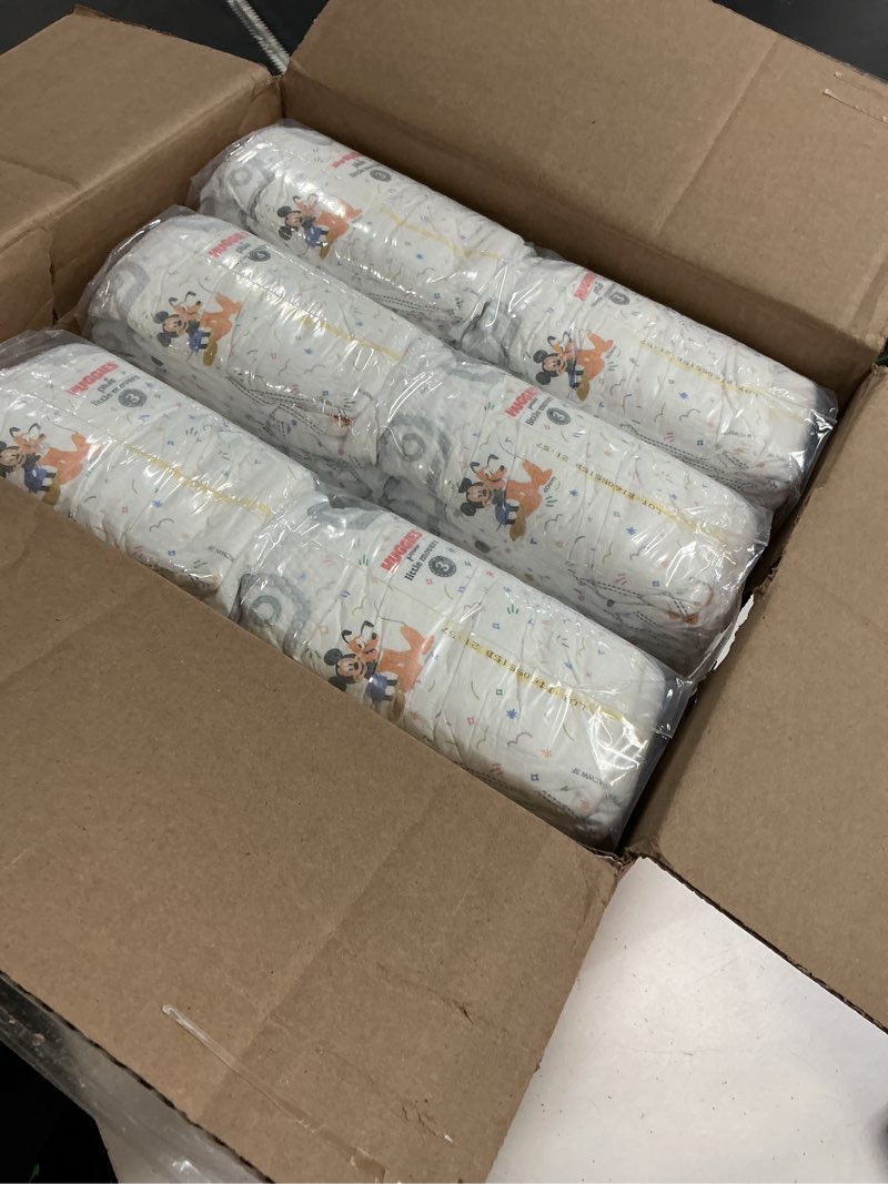 Condition photo showing New/Like New for huggies plus little movers 2-in-1 active baby protection size 3 204 diapers