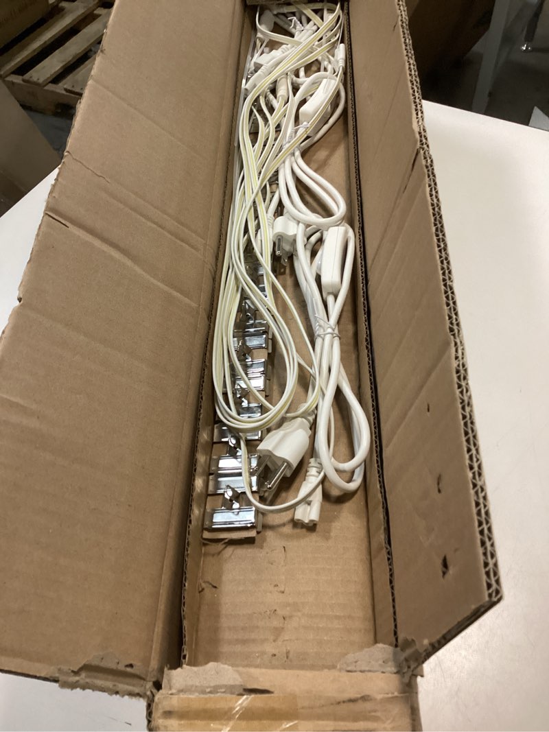 Condition photo showing Good Condition for Barrina Plant Grow Lights, 4FT 5000K Full Spectrum Daylight White, 252W(6 x 42W, 1400W Equivalent), T8 LED Grow Light Strips, Growing Lamp Fixture, Plant Lights for Indoor Plants, Greenhouse, 6-Pack