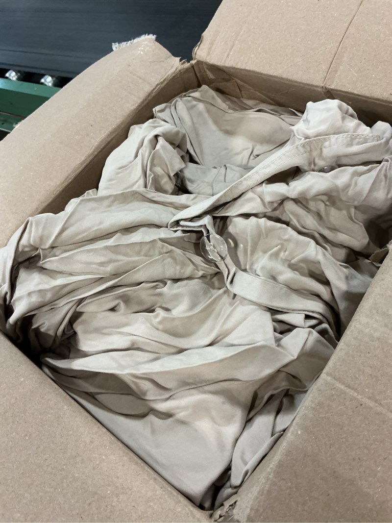 Condition photo showing Good Condition for bamboo duvet cover set, king/cal king, sand