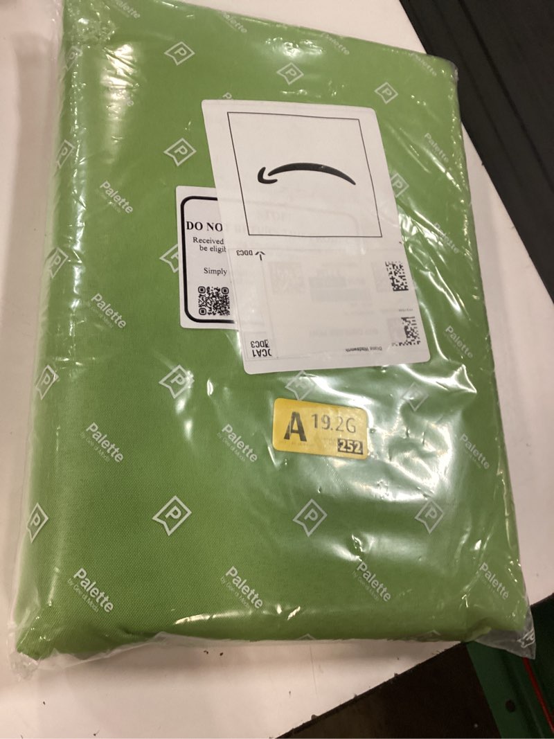 Condition photo showing New/Like New for gee di moda rectangle tablecloth - 90 x 156 inch apple green table cloth for 8 foot tables with floor-length drop - heavy duty washable fabric for holiday party, dinner, weddings & baby shower apple green 156" x 90" (rectangular)