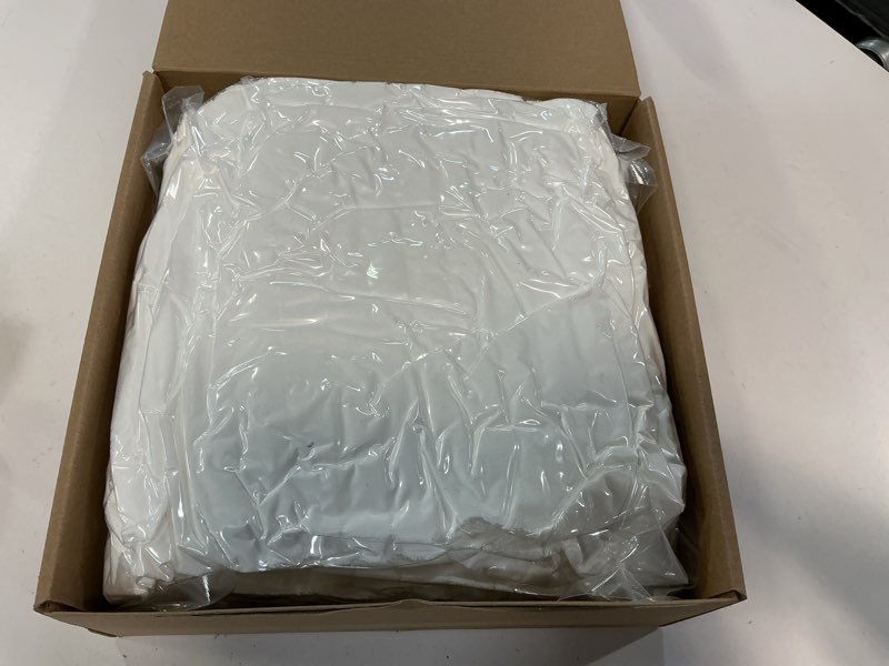 Condition photo showing New/Like New for xiq 39x79 inches bath sheets set extra large bath towels for adults luxury super soft absorbent striped with hanging loop microfiber shower towels for bathroom (beige, 2pcs) white  bath sheets-2pcs