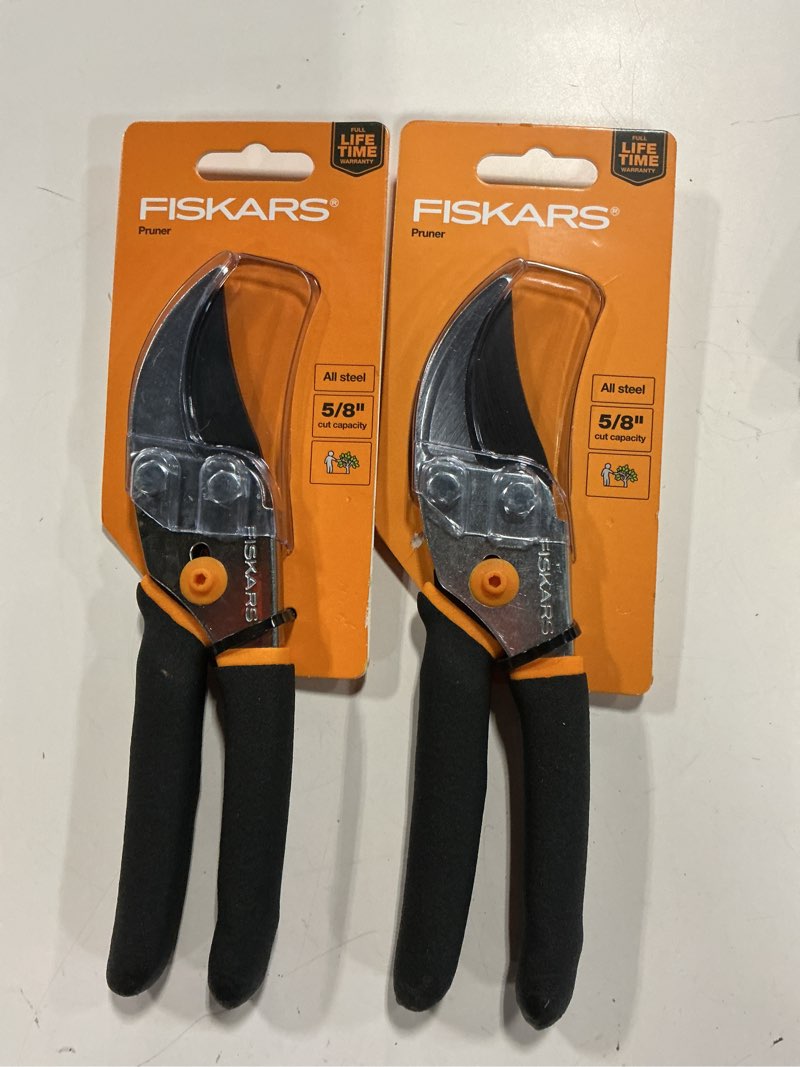 Condition photo showing New/Like New for bypass pruner precision-ground steel rust-resistant low-friction coated blades 2 pack