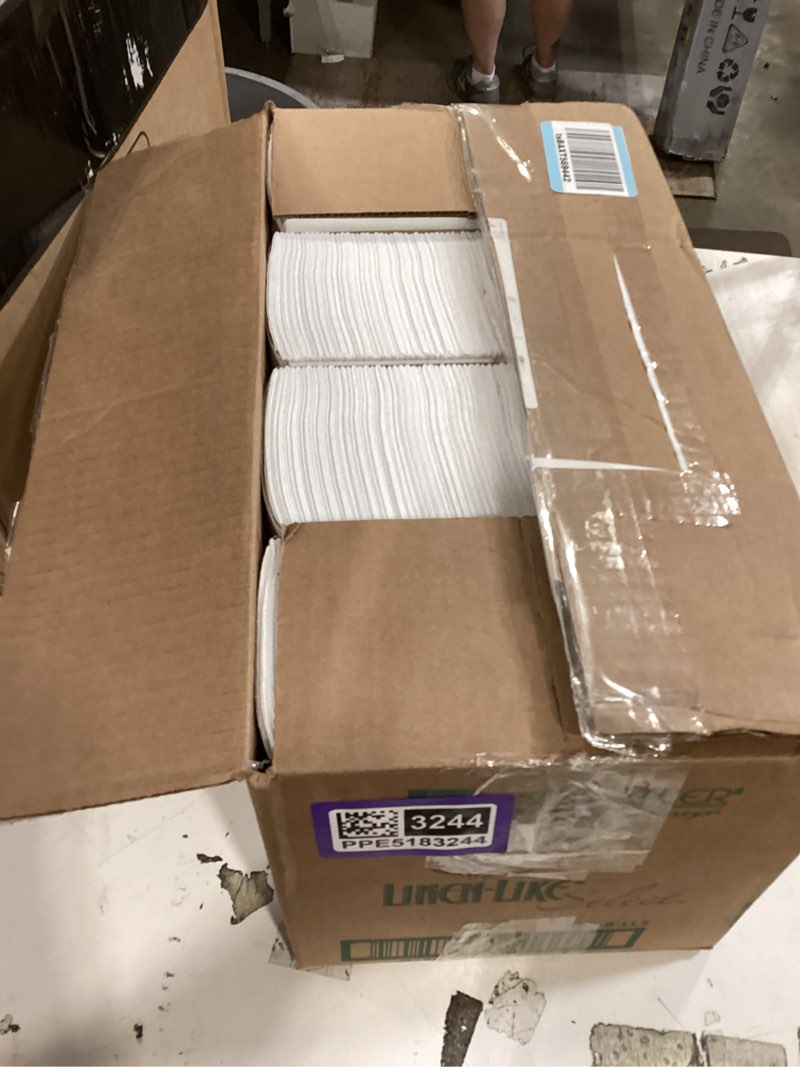 Condition photo showing Good Condition for hoffmaster 120072 linen-like select dinner napkin, 17" length x 17" width, white, 1/8 fold (case of 300)