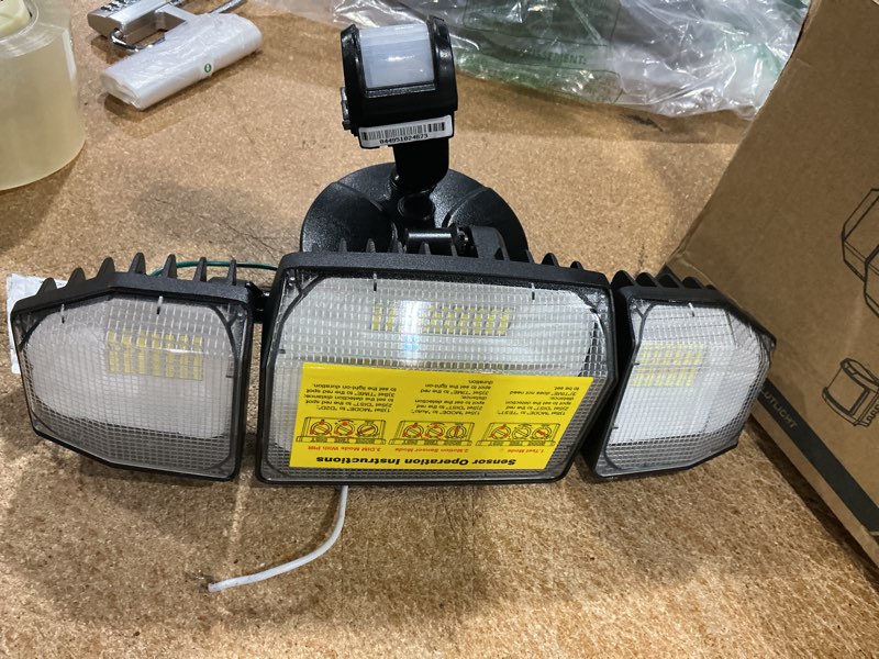 Condition photo showing Good Condition for abovizo 150w 16500lm led flood lights outdoor motion sensor, 6500k security lights motion sensor, ip65 waterproof, dusk to dawn floodlight for outside, garage, yard, porch, barn
