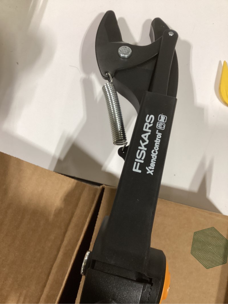 Condition photo showing Good Condition for Fiskars XtendControl Rotating Tree Pruner Head with Automatic Cord Reel with 45 Degree Rotation, Compatible with all XtendControl Extension Poles (Pole Not Included)