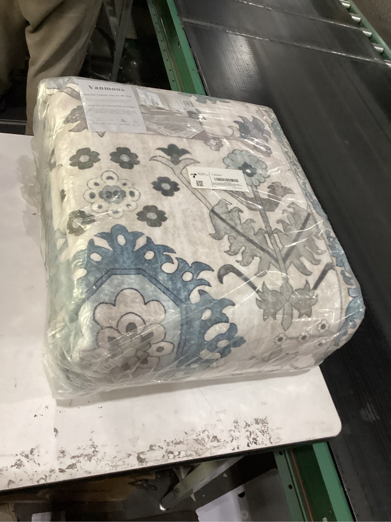 Condition photo showing New/Like New for 9x12 Area Rugs for Living Room, Bedroom - Machine Washable, Non-Slip Bedside Rug, Large Soft Floor Carpet for Office, Dining Room, Farmhouse and Home Decor, Cozy Elegance/Blue 9' x 12' Cozy Elegance / Blue