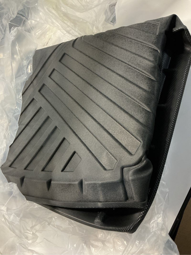 Condition photo showing Good Condition for Elsetyler Custom Fit for Cargo Liner Mazda 3 Hatchback 2014-2018 - Black TPE All Weather Heavy Duty Waterproof Rear Cargo Tray Trunk Floor Mat Protector