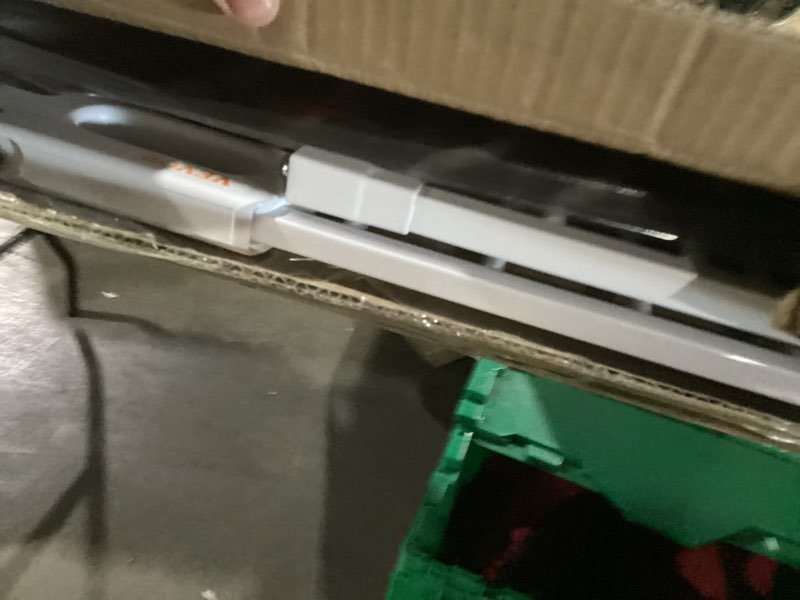Condition photo showing Good Condition for vevor 29.5-46" extra wide baby gate for stairs, auto close dog gate for the house, easy install pressure mounted pet gates for doorways, easy walk thru wide safety gate for dog, white white 29.5-46.4" wide, 30'' high