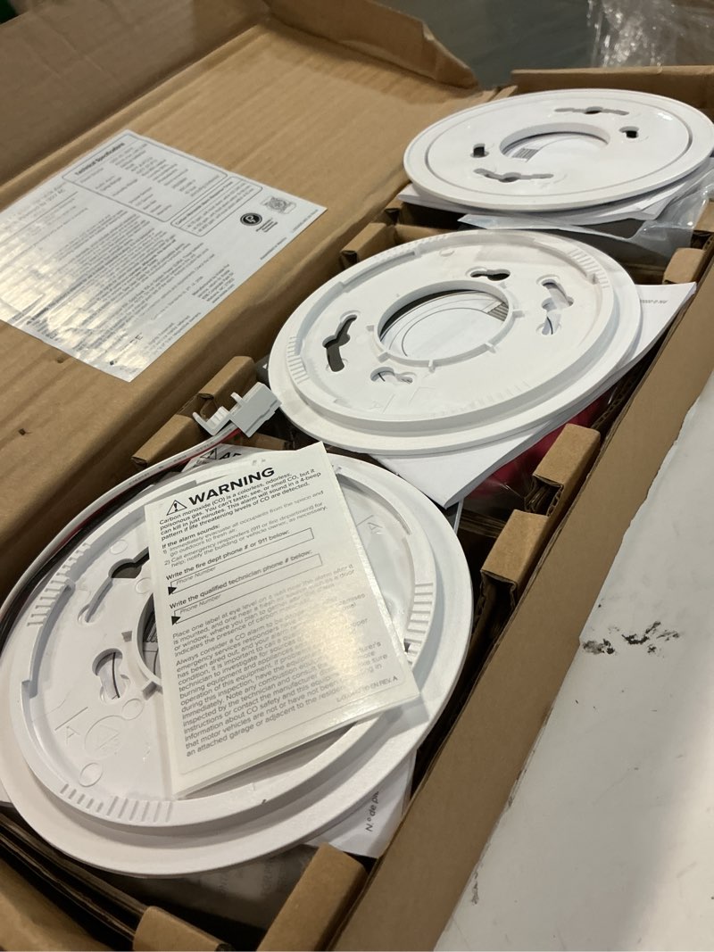 Condition photo showing Good Condition for kidde smoke and carbon monoxide detector, hardwired with aa battery backup, voice alerts, interconnectable, led status lights, 85 db alarm, 5-inches, 30cuar-v, 3 pack 3 pack 30cuar-v