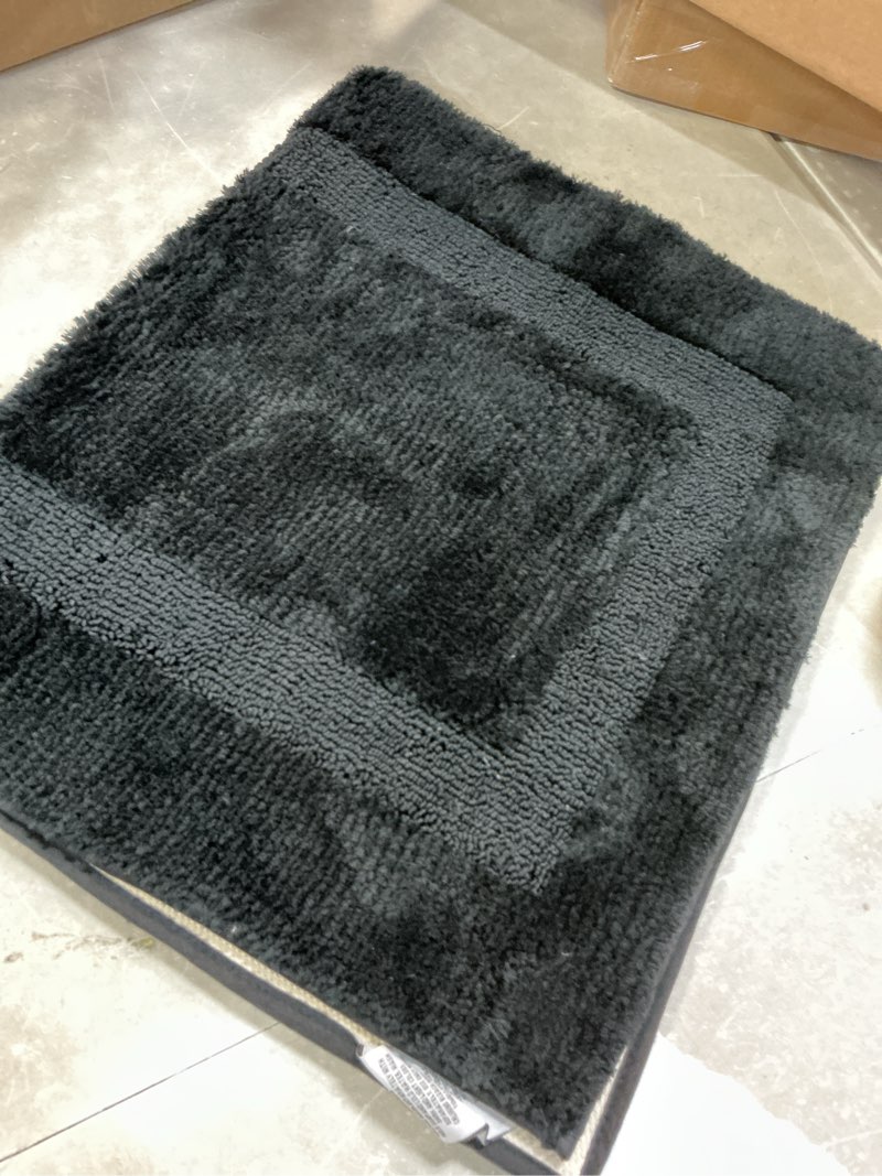Condition photo showing Good Condition for Mohawk Home Prestige Casual Solid Black 1' 8" X 2' 10" Bath Mat Perfect for Bathroom Prestige Black 1'8" x 2'10" (Rectangular)