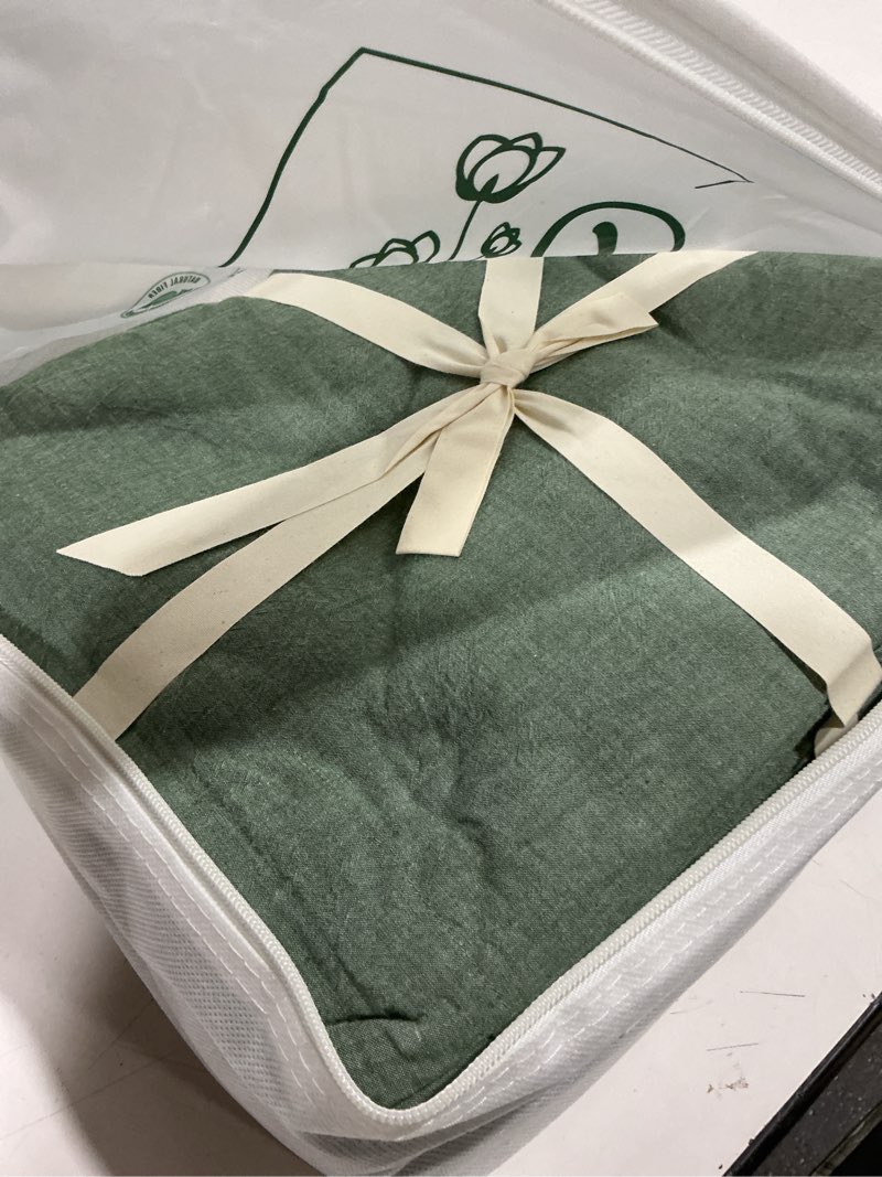 Condition photo showing Good Condition for bdear 3 pieces heathered green duvet cover super king plus size 120'' l x 120'' w, 100% washed cotton duver cover with zipper closure plus 2 pillowcases, oeko tex standard certificated, cozy feel heathered green(no comforter) super king plus (120"x120")