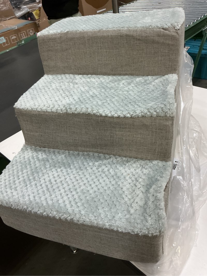 Condition photo showing Good Condition for vibrant life lightweight pet steps for dogs and cats, gray, 3 step