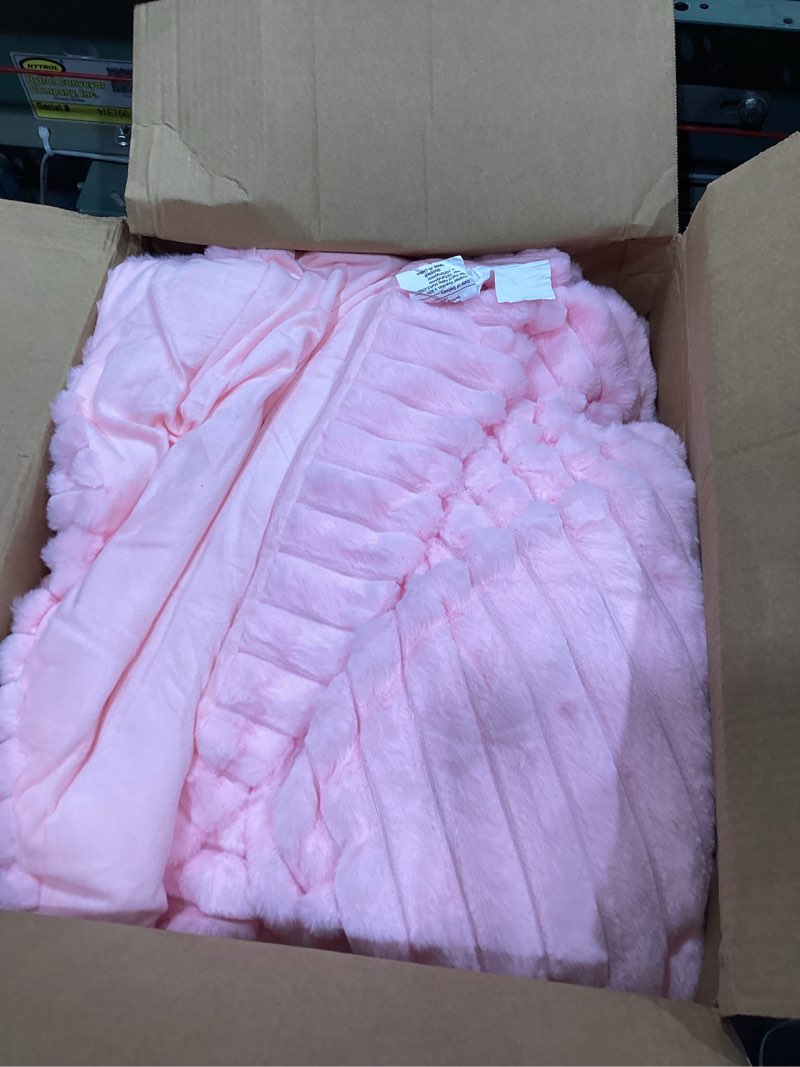 Condition photo showing As Is for smoofy fluffy queen comforter set 3 pieces - pink fleece fluffy comforter set, luxury fuzzy queen bedding set, soft warm bed set all season, heavy faux fur comforter with 2 pillow cases pink 3 piece-queen (90”x90'')
