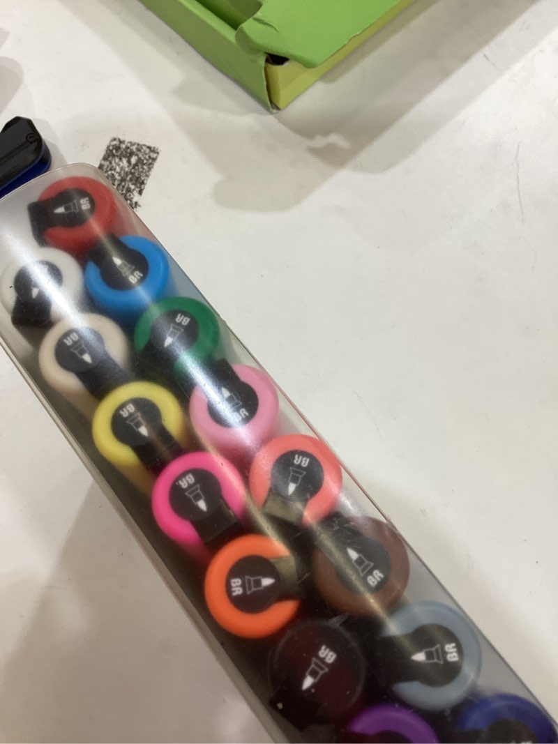 Condition photo showing Good Condition for 16 set posca markers 