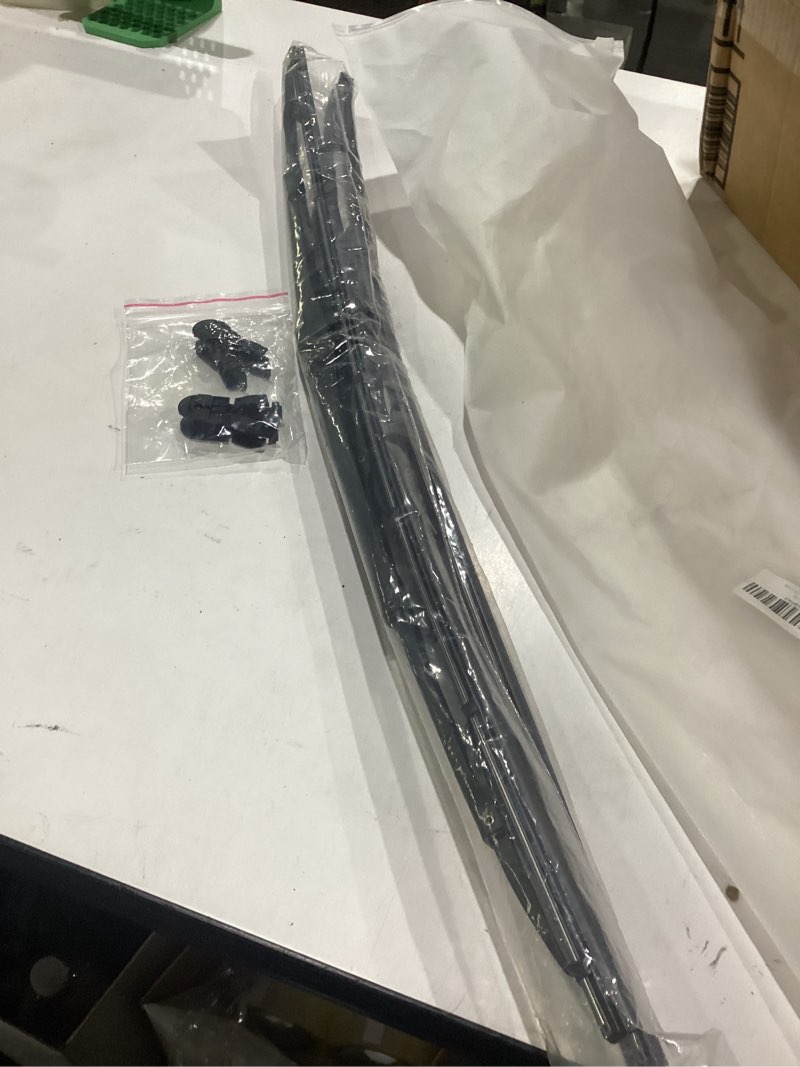 Condition photo showing New/Like New for factory manufacturer replacement for 28 inch wiper blade rv pair or motorhome 28"/28"(set of 2?12mm j hook with 1 pcs car wash towel