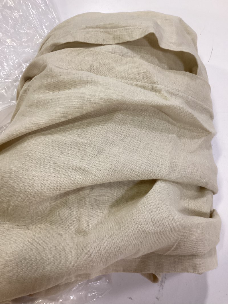 Condition photo showing Good Condition for european linen sham set size 26 in x 26 in