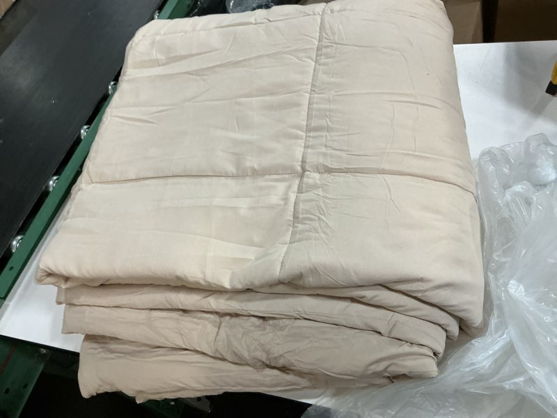 Condition photo showing Good Condition for bedsure comforter duvet insert - quilted comforters cal king size, all season duvet, gentlesoft down alternative bedding, with 8 tabs, gifts for women/men, beige, california king 96 x 102 inches beige california king
