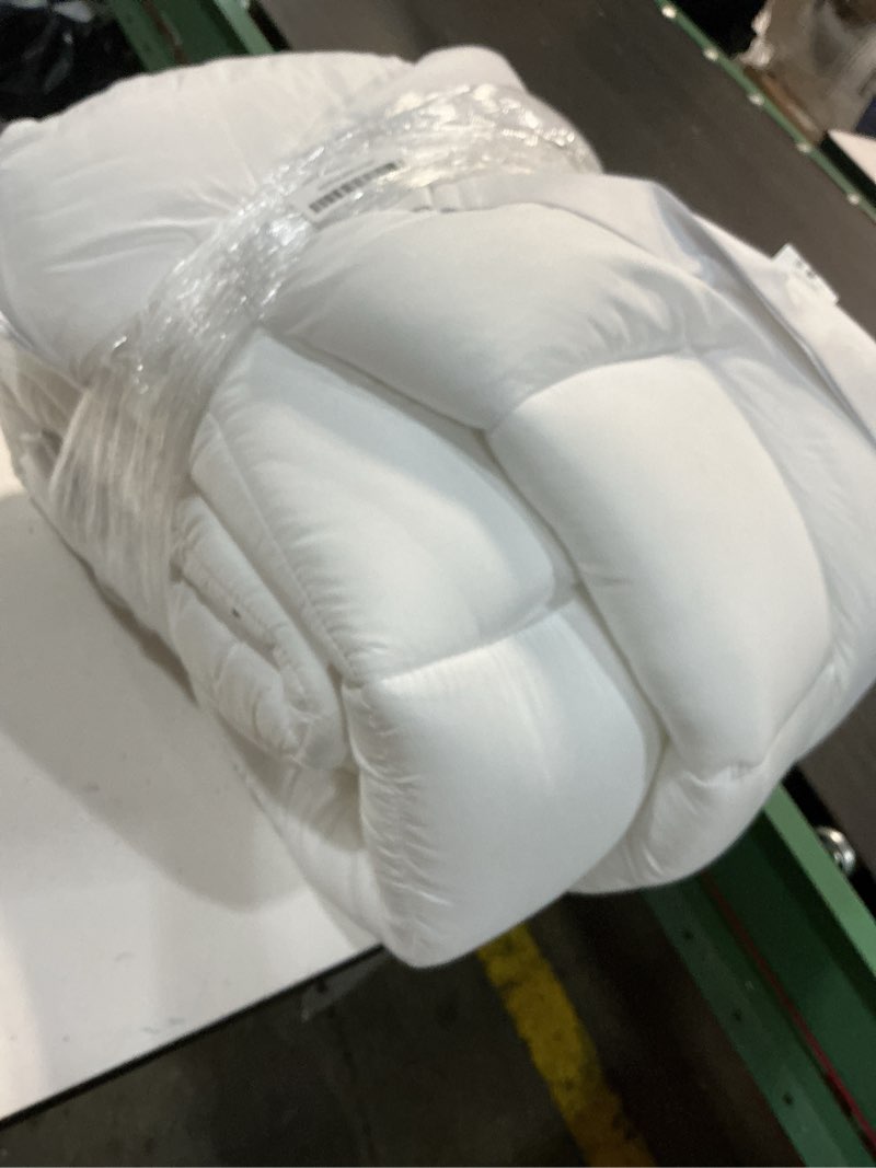 Condition photo showing New/Like New for ultra soft full size mattress topper - cloud-like mattress pad for back pain relief - breathable cooling material for hot sleepers, white white full