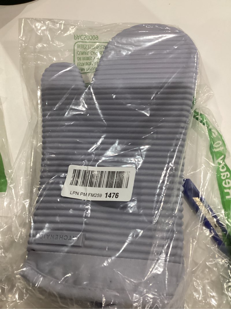 Condition photo showing Good Condition for KITCHENAID Ribbed Soft Silicone Oven Mitt 2-Pack Set, 7.5"x13", Lavender Cream 7.5"x13" Lavender Cream