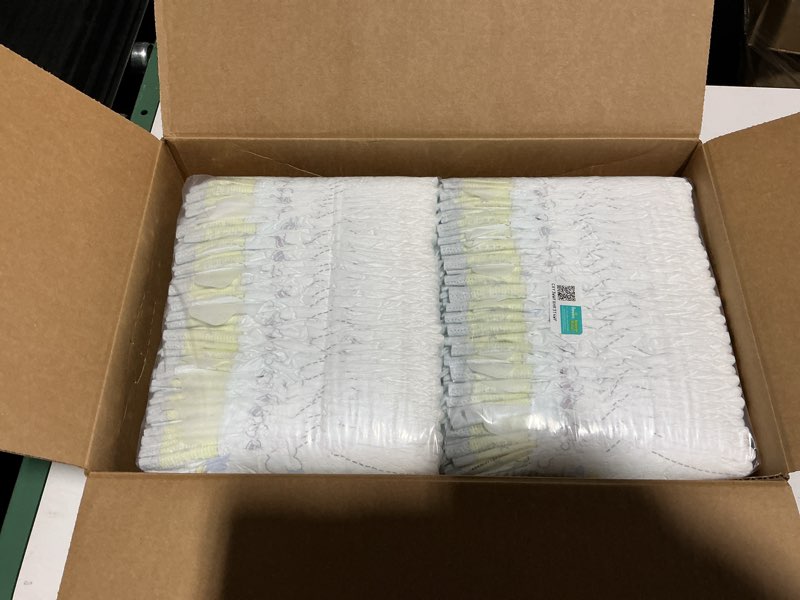 Condition photo showing New/Like New for Pampers Swaddlers Diapers, Size 5 (20-37 lbs), 132 Count, Absorbent, Keeps Baby Dry and Comfortable, Skin Safe Disposable Baby Diaper (Packaging May Vary) Size 5 132