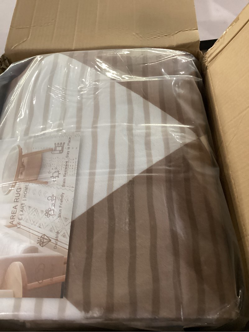 Condition photo showing New/Like New for 8x10 washable checkered rugs for bedroom, brown and white area rug for living room, geometric faux wool carpet for kids, girls, boys playroom, dorm, nursery, dining room, kitchen, non slip brown/white 8' x 10' (rectangular)