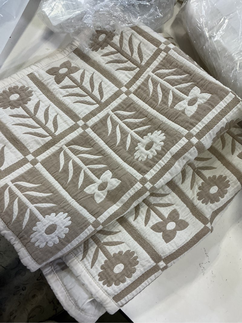 Condition photo showing Good Condition for organic cotton jacquard floral sham set color toffee 20in x 27.5in
