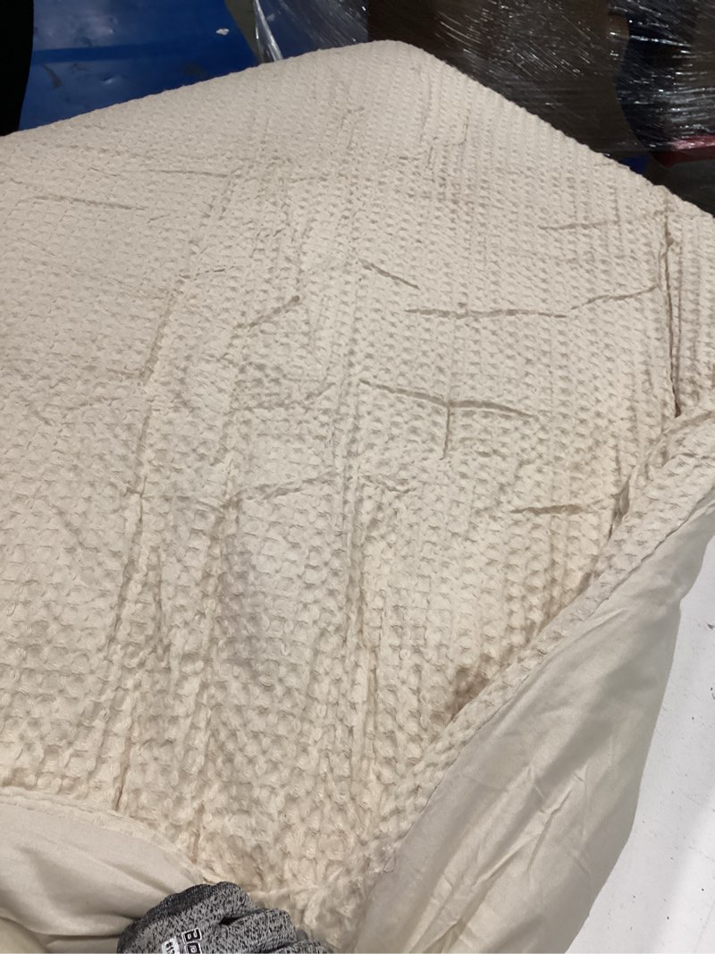 Condition photo showing As Is for Grassix Linen Quilt Set Queen Size 3-Piece, 100% Linen Front & Cotton Back, Prewashed Diamond Stitch Bedspread with 2 Shams, Lightweight Breathable Quilt for Hot Sleepers, Modern Farmhouse Bedding