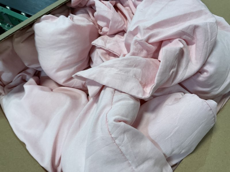 Condition photo showing As Is for oversized queen comforter sets blushpink,3pcs soft lightweight breathable bedding comforter sets for all season, queen xl(98''×98'' comforter & 2 pillowcases) 13blushpink oversized queen (98"x98")