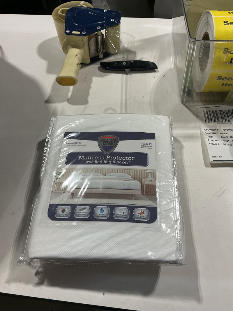 Condition photo showing Good Condition for all-in-one bed bug blocker water resistant zippered mattress protector, twin-xl