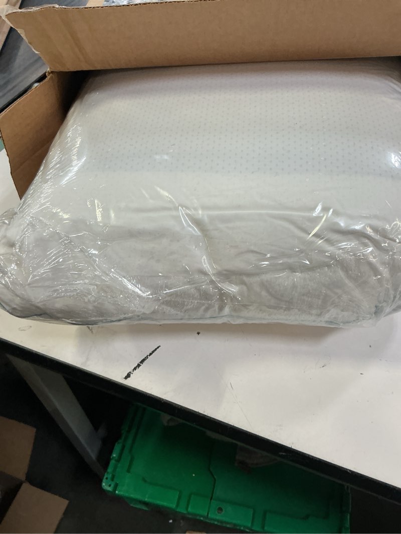 Condition photo showing New/Like New for tempur-pedic tempur-cloud dual cooling pillow, queen, white queen 1