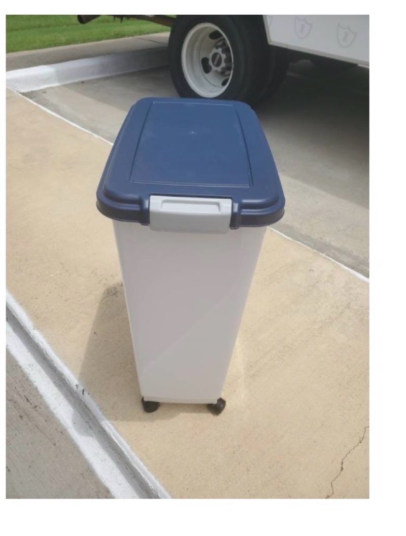 IRIS USA Airtight Dog or Pet Food