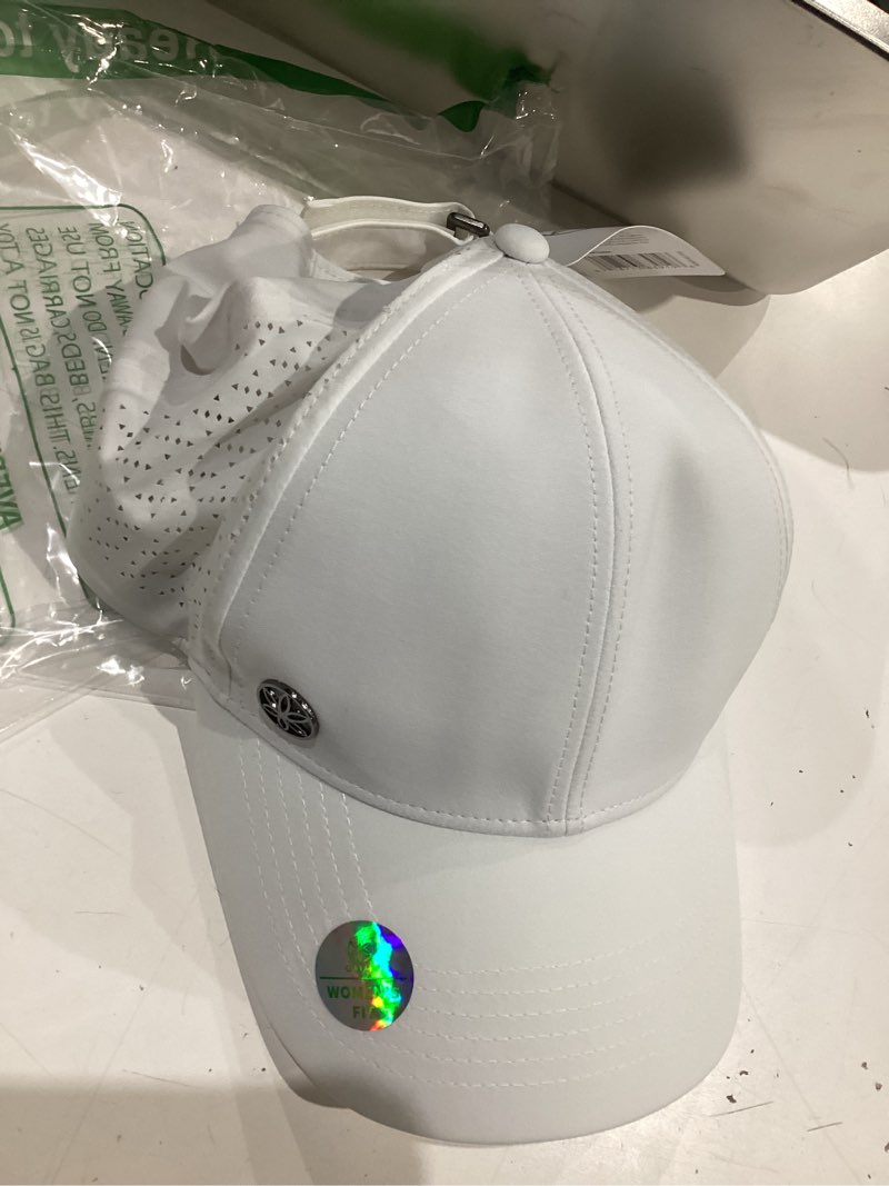 Condition photo showing New/Like New for gaiam women's hat-cruiser breathable nova